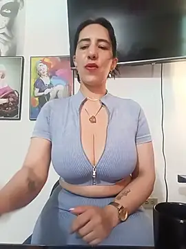 Snapshot of christine-x chatting on July 2026 01:01:02 PM christine-x online show from July 2026 01:01:02 PM