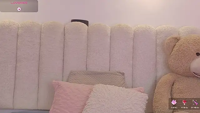 Mia rom11 online show from May 2026 12:24:02 PM