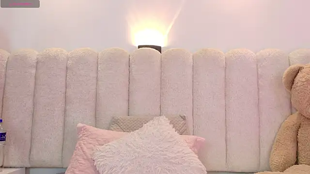 Mia rom11 online show from May 2026 11:36:02 AM