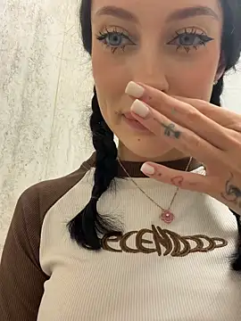 Melissa crazy online show from March 2026 04:01:02 PM