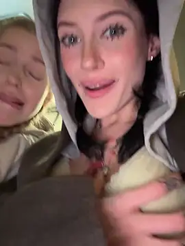 Snapshot of Melissa_crazy chatting on October 2025 03:23:01 PM Melissa crazy online show from October 2025 03:23:01 PM