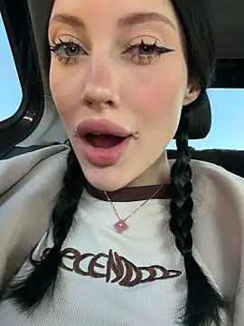 Melissa crazy online show from April 2026 04:30:02 PM