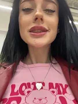 Snapshot of Melissa_crazy chatting on January 2025 03:58:01 PM Melissa crazy online show from January 2025 03:58:01 PM