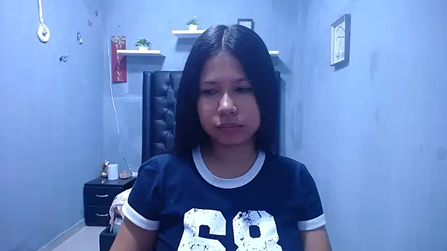 Letty Plugxo online show from March 2026 01:07:01 PM