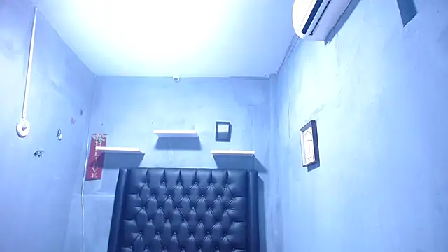 Letty Plugxo online show from February 2026 01:18:01 PM