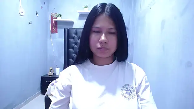 Snapshot of Letty_Plugxo chatting on May 2026 01:51:02 PM Letty Plugxo online show from May 2026 01:51:02 PM