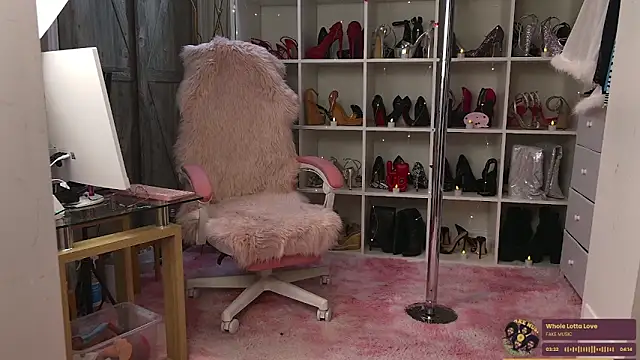 BaditaLuna online show from March 2026 12:17:02 AM