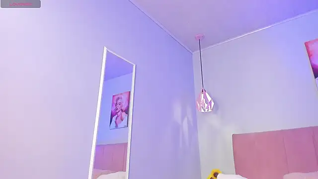 ScarletGV online show from September 2025 04:44:01 AM