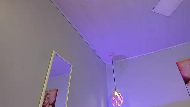 ScarletGV online show from December 2025 06:51:02 AM