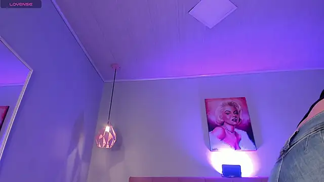 ScarletGV online show from November 2025 04:45:01 AM