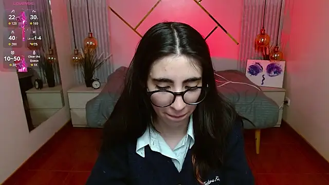 LenaRoses online show from May 2026 07:10:01 PM