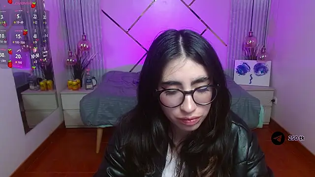 Snapshot of LenaRoses chatting on July 2026 08:09:02 PM LenaRoses online show from July 2026 08:09:02 PM
