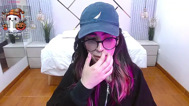 LenaRoses online show from October 2025 08:33:01 PM