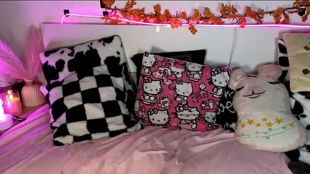 nicollewetpussy online show from November 2025 06:52:02 PM