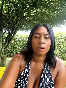HanaThompson online show from May 2026 06:01:01 PM