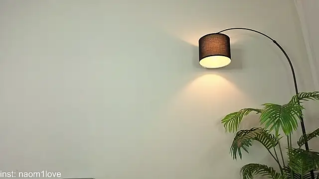 Naomi Girly online show from March 2026 06:09:01 PM