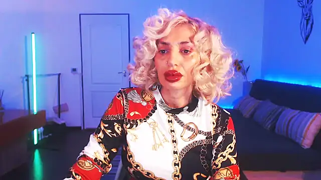 Snapshot of beauty_chl0e chatting on December 2024 08:11:01 PM beauty chl0e online show from December 2024 08:11:01 PM