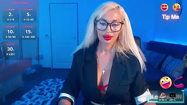 Snapshot of beauty_chl0e chatting on October 2025 07:26:01 PM beauty chl0e online show from October 2025 07:26:01 PM