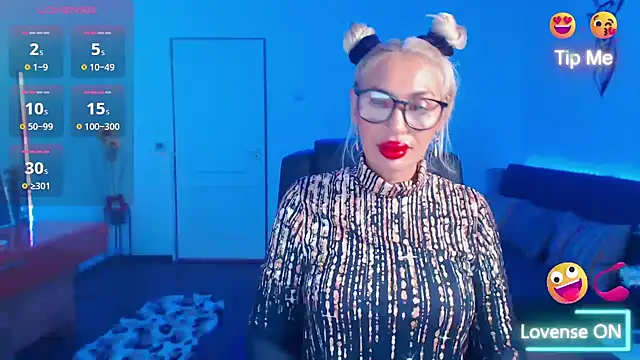 Snapshot of beauty_chl0e chatting on December 2025 07:30:01 PM beauty chl0e online show from December 2025 07:30:01 PM