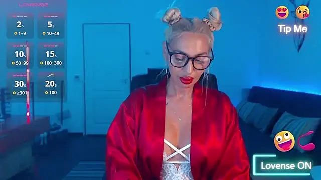 Snapshot of beauty_chl0e chatting on September 2025 07:02:02 PM beauty chl0e online show from September 2025 07:02:02 PM