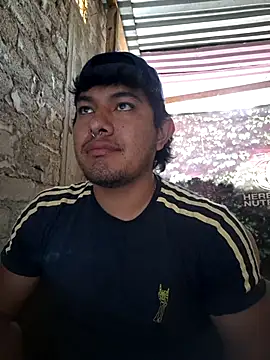 Snapshot of GusssHOT chatting on April 2026 05:09:02 PM GusssHOT online show from April 2026 05:09:02 PM