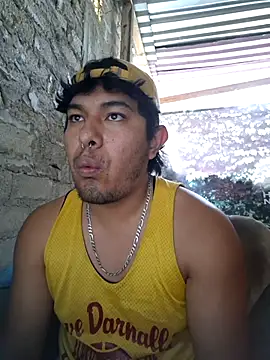 Snapshot of GusssHOT chatting on April 2026 03:49:01 PM GusssHOT online show from April 2026 03:49:01 PM