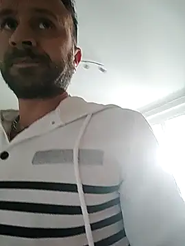 Snapshot of gilera250s chatting on April 2026 01:59:01 PM gilera250s online show from April 2026 01:59:01 PM