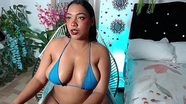 Snapshot of rachel_moon_ chatting on October 2025 12:33:01 AM rachel moon online show from October 2025 12:33:01 AM