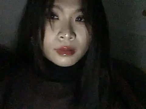 sukilove1992 online show from April 2026 05:57:02 PM