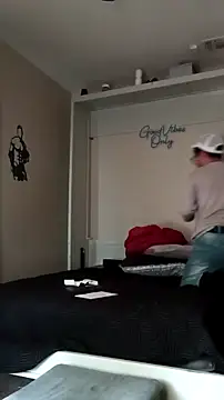 lRainbowBoy online show from April 2026 08:48:01 PM