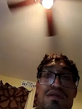 lRainbowBoy online show from April 2026 12:47:02 AM