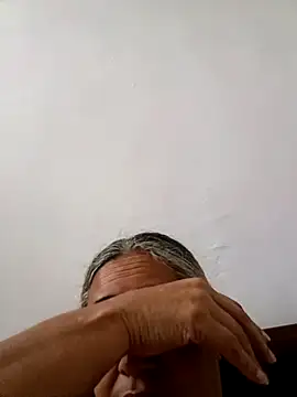 Snapshot of _candi chatting on February 2026 01:00:01 PM candi online show from February 2026 01:00:01 PM