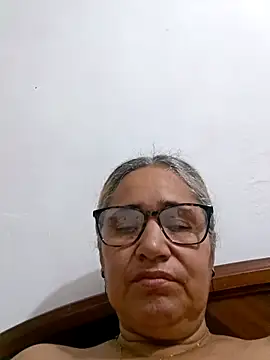 Snapshot of _candi chatting on December 2025 10:48:02 AM candi online show from December 2025 10:48:02 AM