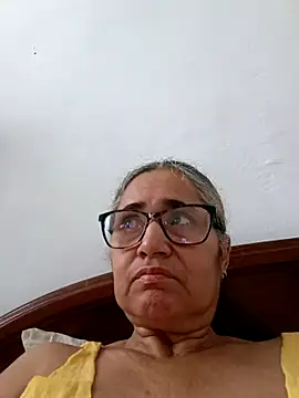 Snapshot of _candi chatting on January 2026 01:07:01 PM candi online show from January 2026 01:07:01 PM