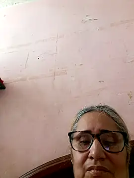 Snapshot of _candi chatting on November 2025 04:30:01 PM candi online show from November 2025 04:30:01 PM