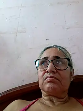 Snapshot of _candi chatting on December 2025 01:43:02 PM candi online show from December 2025 01:43:02 PM