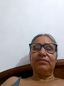 Snapshot of _candi chatting on February 2026 11:12:01 AM candi online show from February 2026 11:12:01 AM