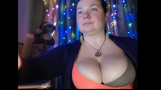 amorelara online show from December 2025 12:33:01 PM