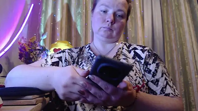 Snapshot of amorelara chatting on June 2026 11:37:01 AM amorelara online show from June 2026 11:37:01 AM