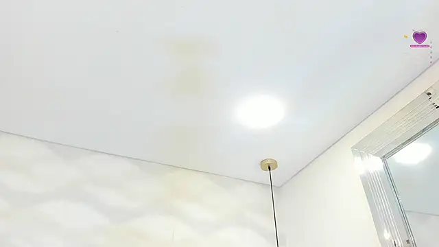 im nahomi online show from December 2025 09:37:03 PM