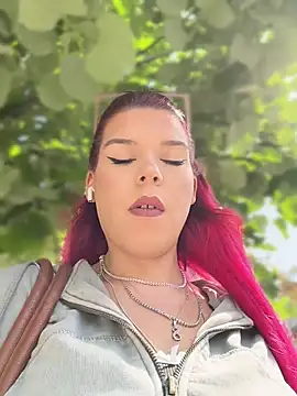 RiriRoseey online show from May 2026 07:44:01 AM