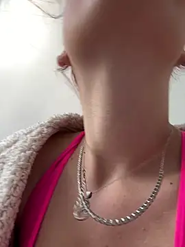 RiriRoseey online show from April 2026 07:48:02 AM