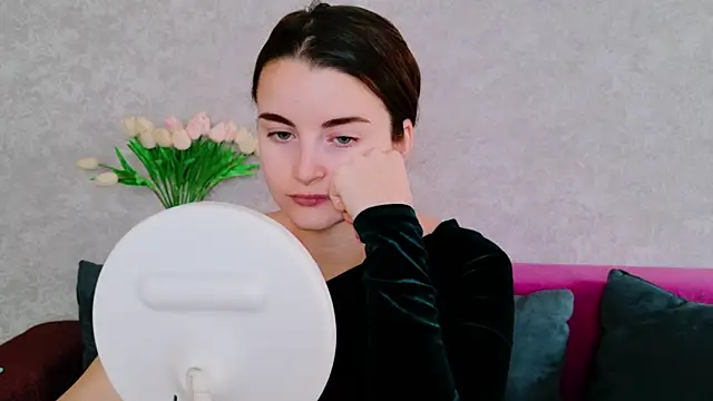 Snapshot of Miss_Arwen chatting on October 2025 03:51:02 AM Miss Arwen online show from October 2025 03:51:02 AM