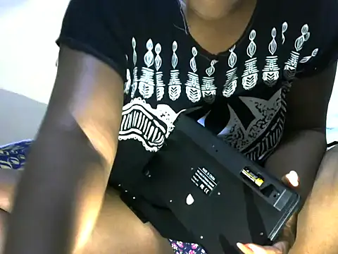 Sugarbaby32 online show from April 2026 07:37:02 PM