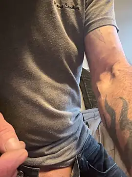 Snapshot of Shyboy817 chatting on December 2025 12:20:02 PM Shyboy817 online show from December 2025 12:20:02 PM