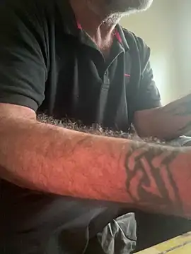 Snapshot of Shyboy817 chatting on December 2025 11:10:01 AM Shyboy817 online show from December 2025 11:10:01 AM