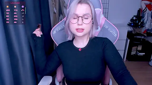 Snapshot of miray_kuriyama123 chatting on February 2026 06:10:02 PM miray kuriyama123 online show from February 2026 06:10:02 PM