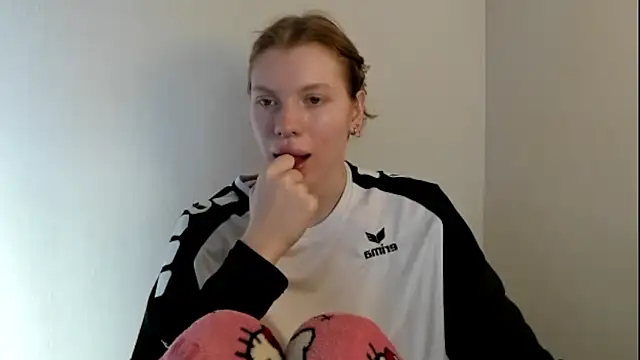 StellaDavis online show from November 2025 09:46:01 AM