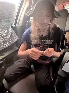 AriellaTaylor online show from October 2025 05:03:02 PM