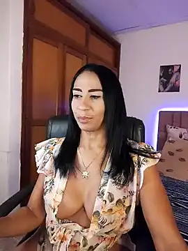 charlotte bayron02 online show from June 2026 01:00:01 AM